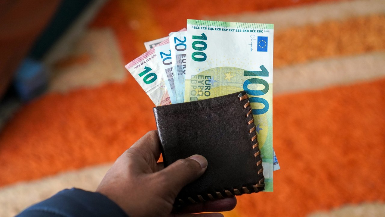 Чем отличается заработок на партнерских программах от заработка на рекламе